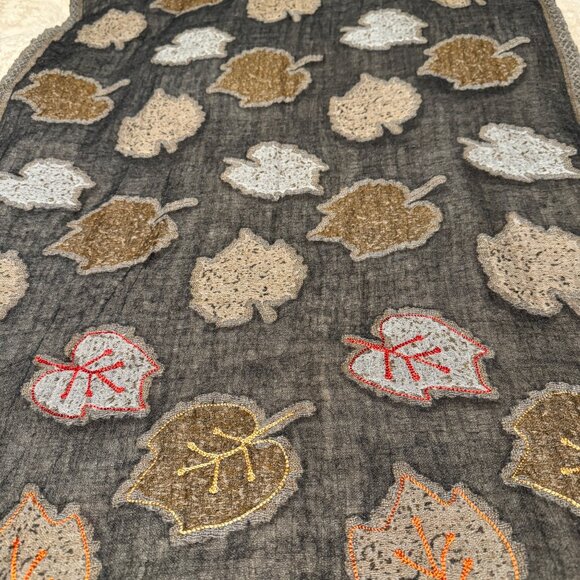 Carolina Amato scarf Gray leaves embroidered detail woman’s Wool Shawl Wrap vin - Picture 7 of 9